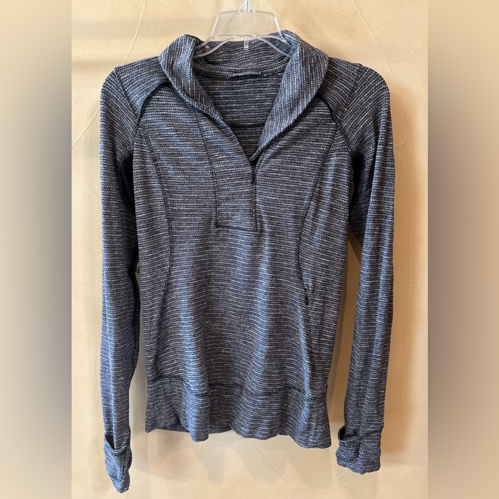 Lululemon Think Fast Pullover Long Sleeve Thumbholes Zipped Pockets Size 6 Grey